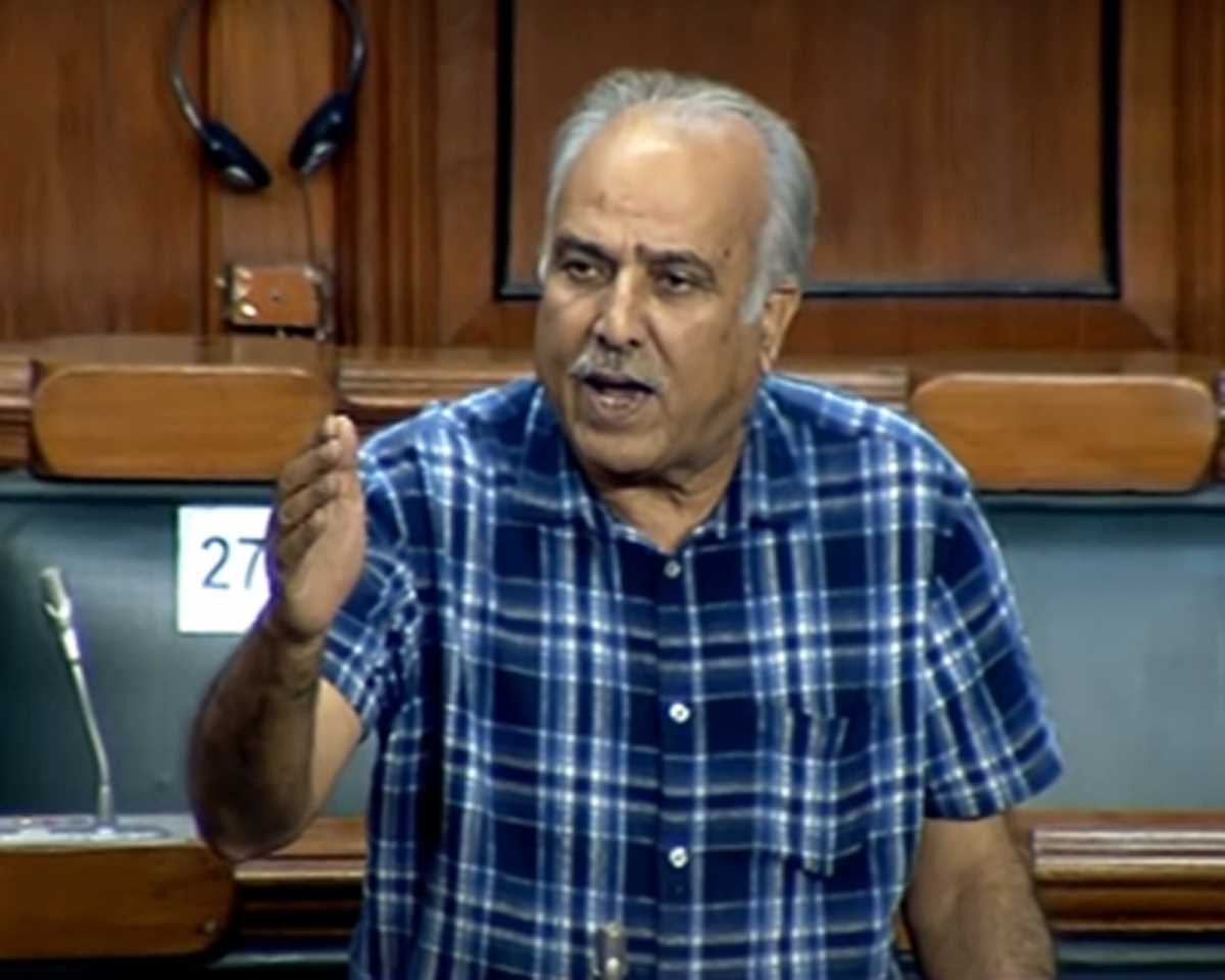 कश्मीर के लोकसभा सांसद ने ड्रग्स की समस्या से निपटने के लिए मिलकर कार्रवाई करने का किया आह्वान